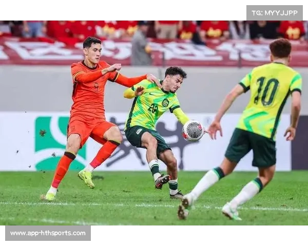 德利赫特关键铲断展现防守统治力 主场球迷齐声称赞稳健表现